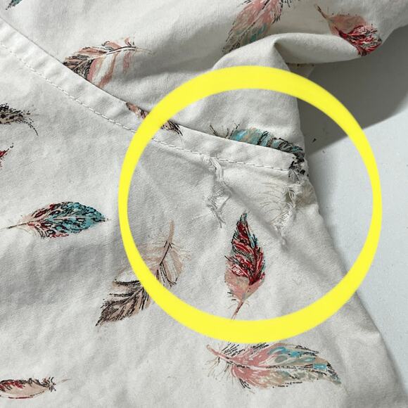 Denim Flower Button Up Shirt XL White Feather All Over Print 100% Cotton FLAW - Picture 9 of 9